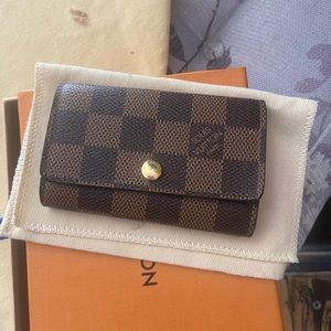 Louis Vuitton DE 6 Key Cles